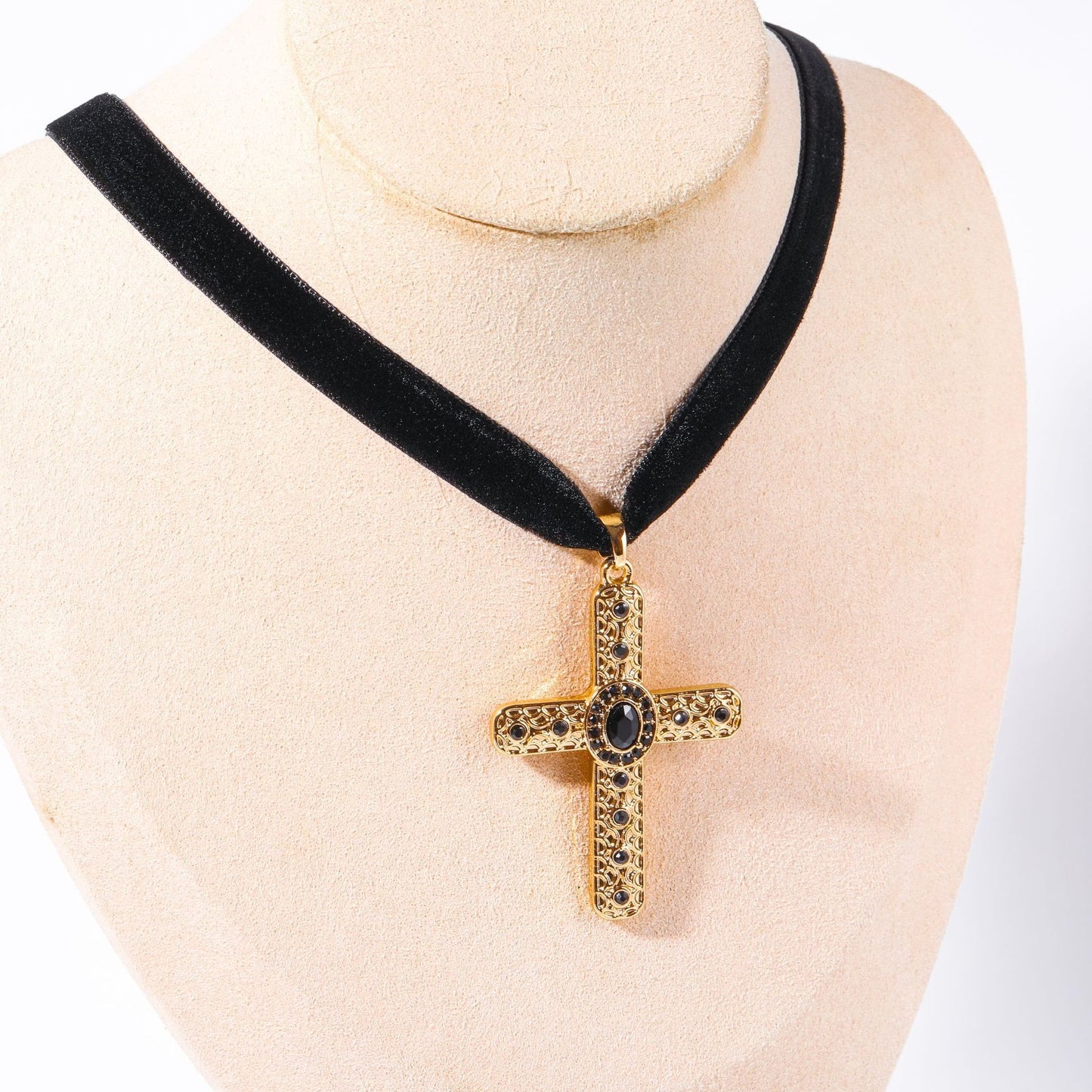 Vintage Sweet Cross Collarbone Choker