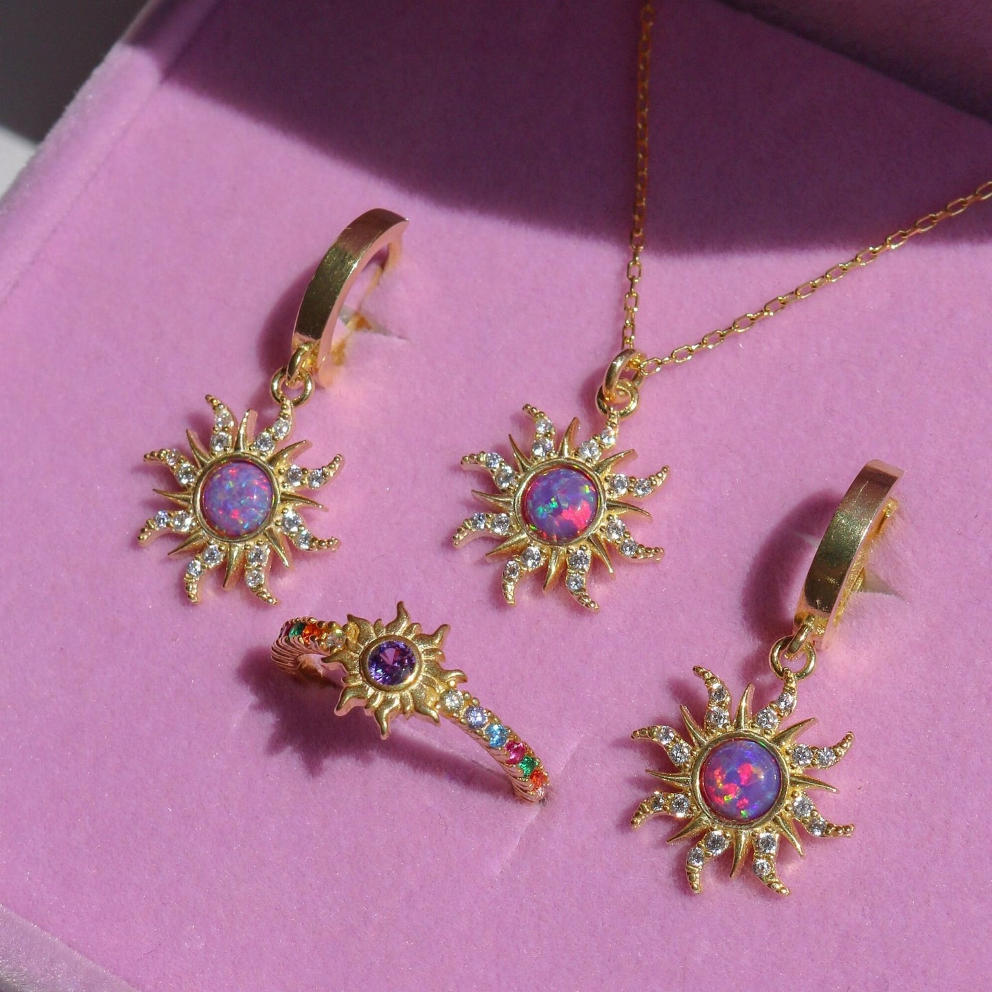 18K Gold Opal Halskette Retro Dopamin Barbie Halskette 5-teiliges Set, Opal Anhänger Micropaved Zirkon Anhänger