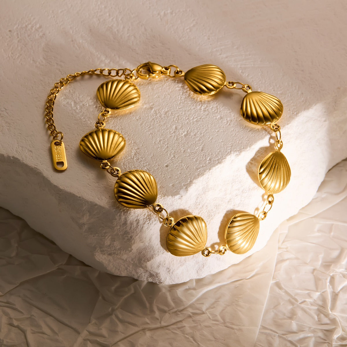 Hollow Shell Bracelet