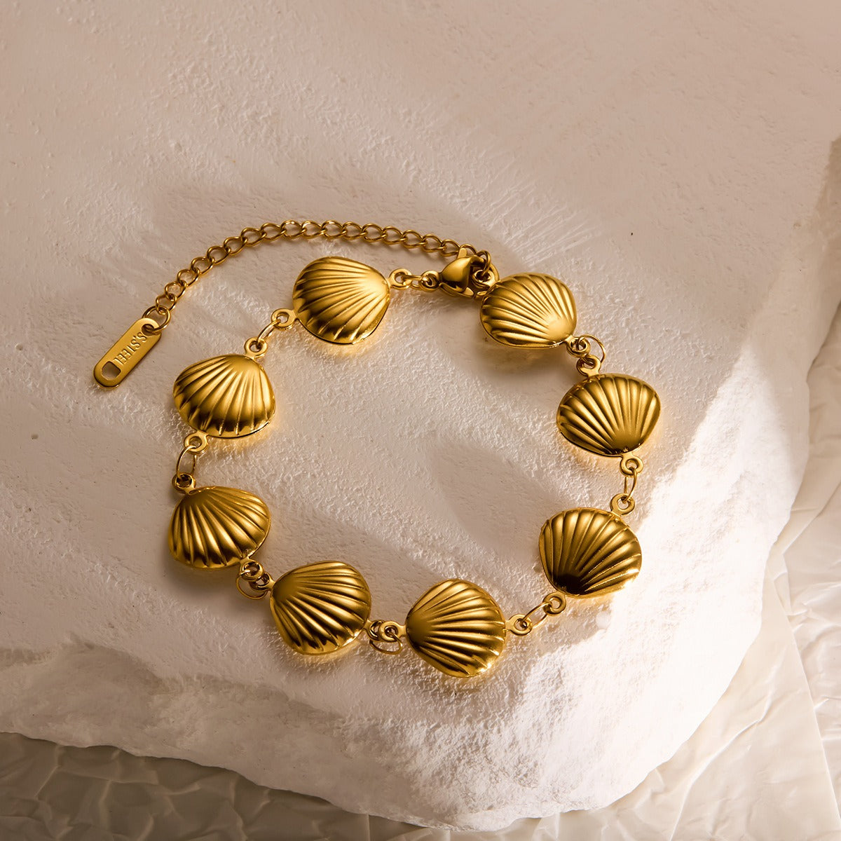 Hollow Shell Bracelet