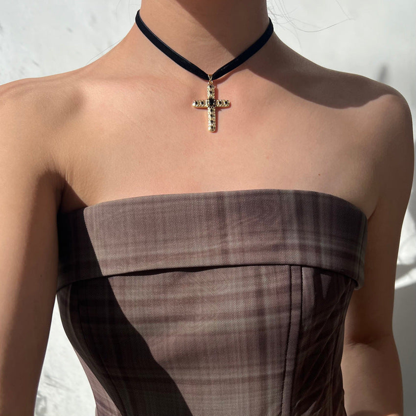 Vintage Sweet Cross Collarbone Choker